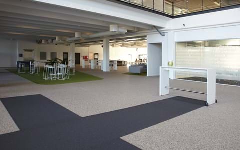 afpasset Fraster tæppe grøn på kontor